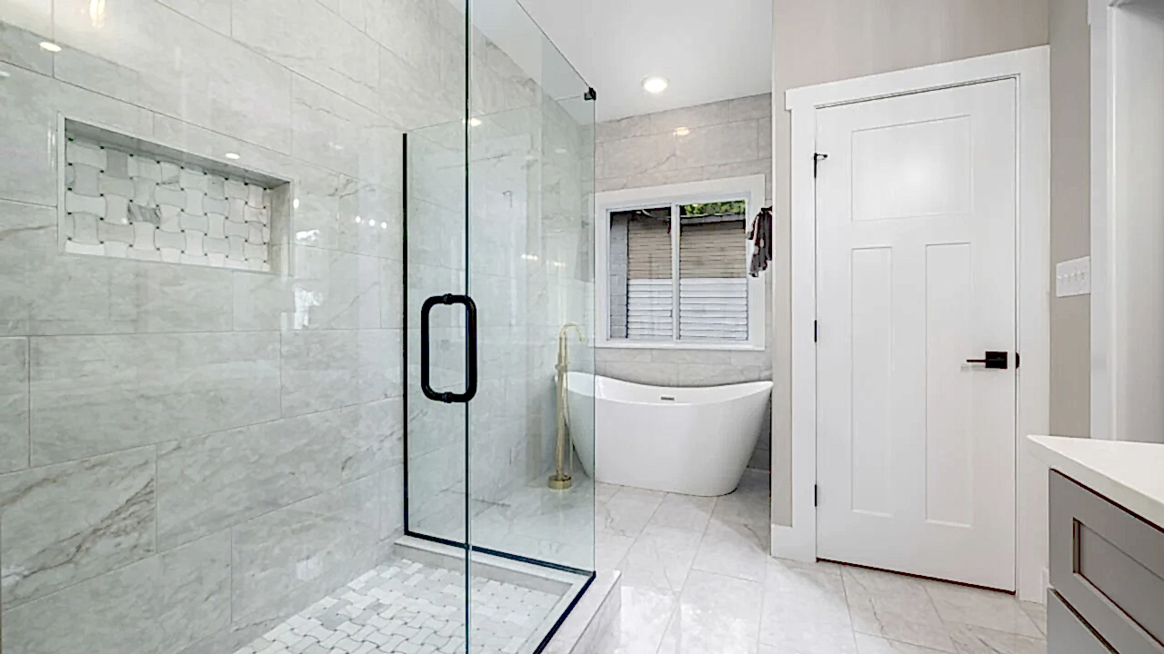 Banyo İçin Suya Dayanıklı PVC Kapı Nasıl Seçilir?